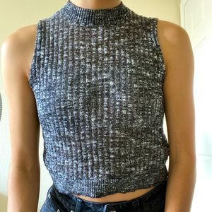 Thin knitted crop top from H&M, brand:DIVIDED